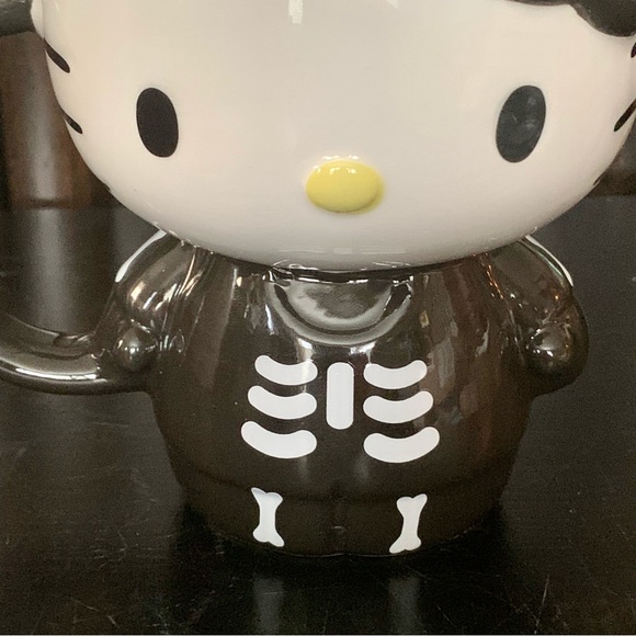 HTF - Hello Kitty Skeleton 20oz Figural Halloween Mug - Picture 3 of 14